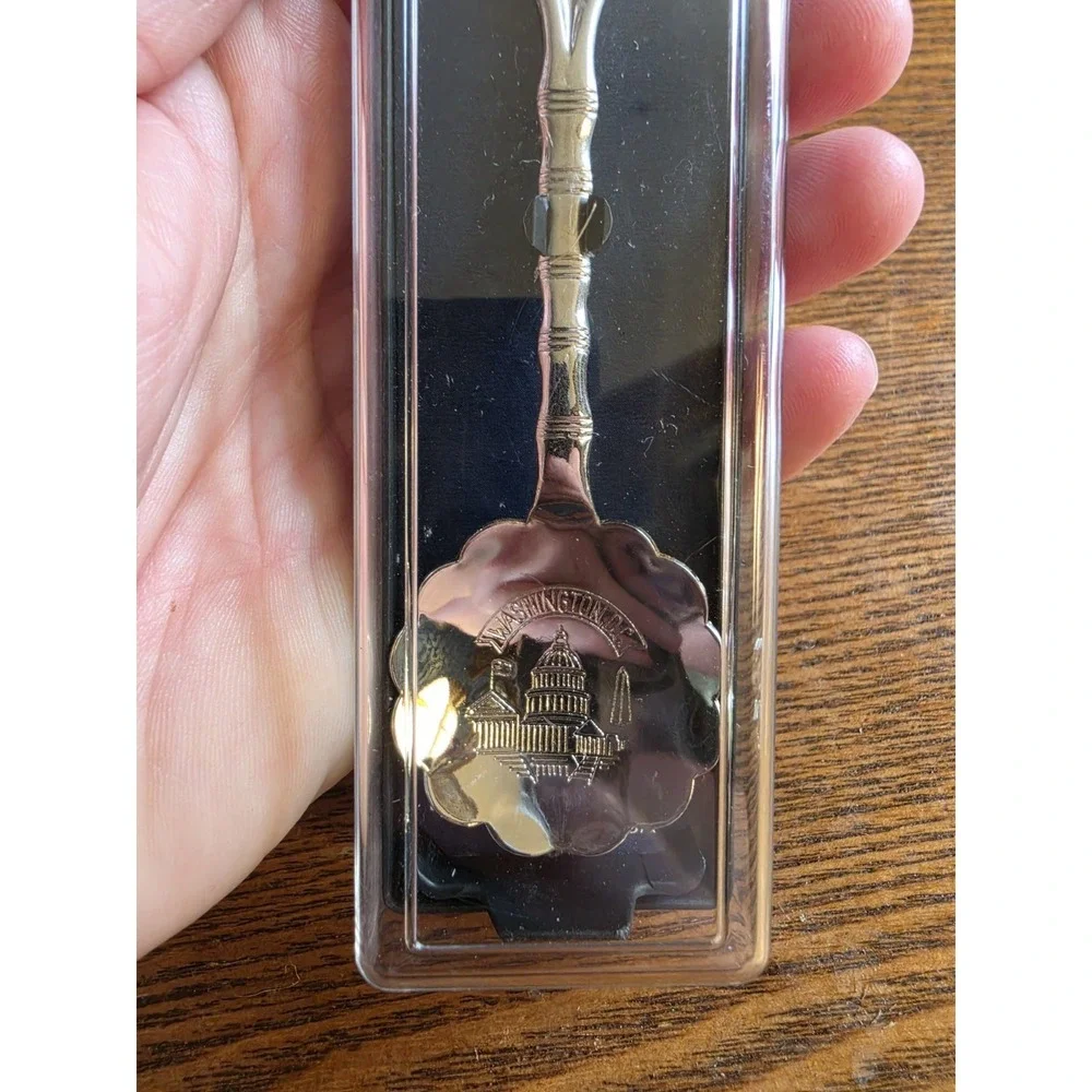 Lot Of 12 Souvenir Collector Spoons Travel States International Mixed‎ Metals